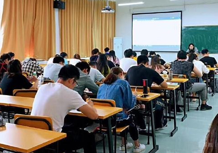 北京万学海文考研_学员上课场景展示