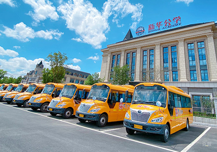合肥新华公学_学校校车