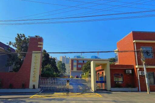 长沙华中工业技工学校_长沙华中工业技工学校校区环境