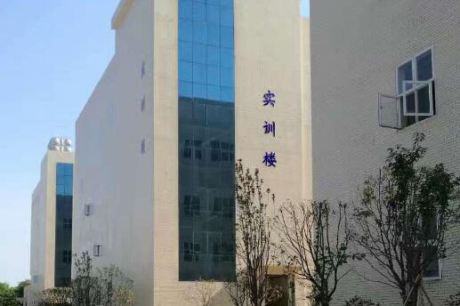 长沙华中工业技工学校_校区环境