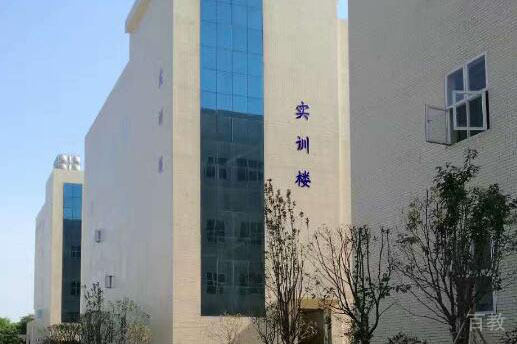 长沙华中工业技工学校_校区环境