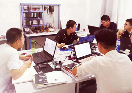 校区学员上课场景展示
