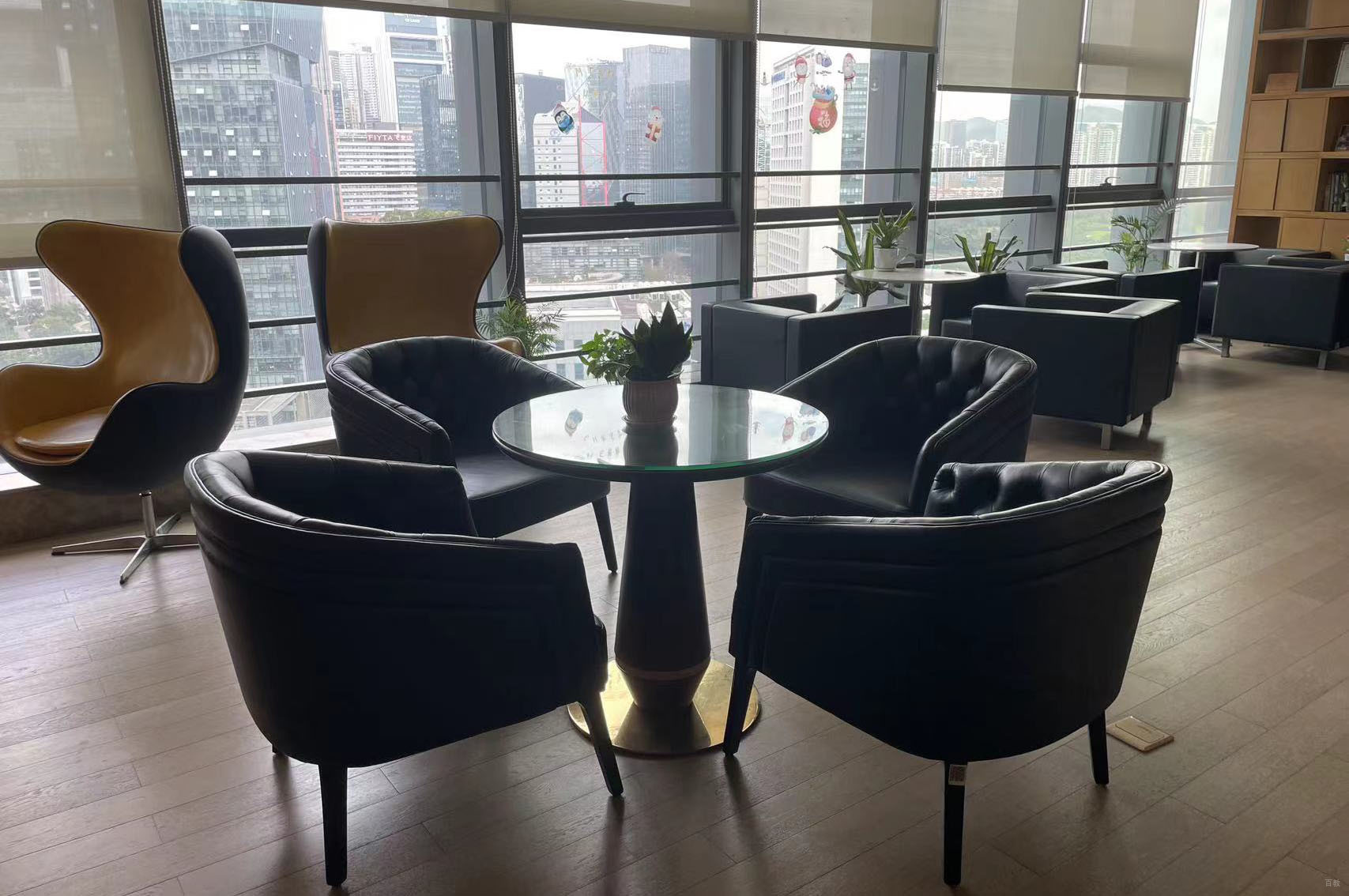 广州纽艾迪国际研究院_学校休息区
