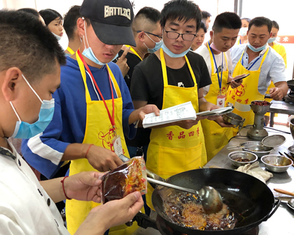 校区老师上课场景展示