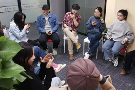 武汉意匠教育_校区学员上课场景展示