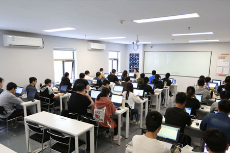 上海乐博软件测试培训学校学校老师授课现场