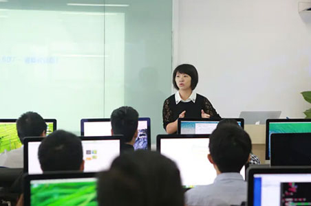 上海乐博软件测试培训学校认真的老师