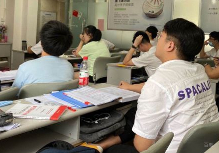校区学员上课场景展示