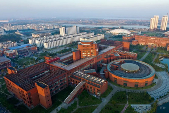 学校外景