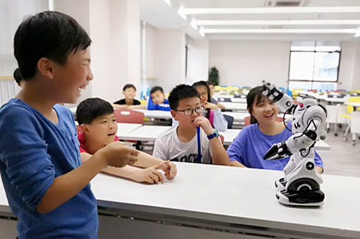校区学员上课场景展示