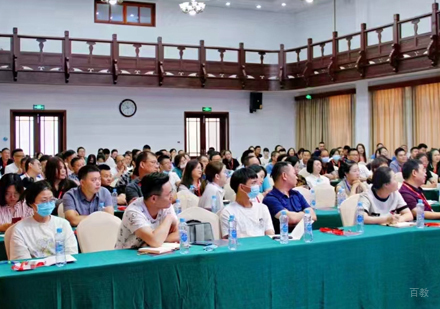 校区学员课堂学习场景展示