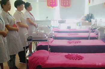 广州凌蒙国际职业培训学校_美容课程