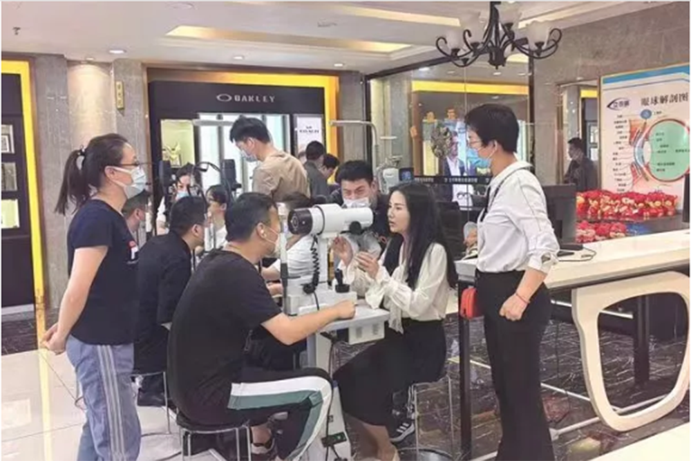 学员上手操作
