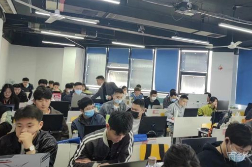 校区学员上课场景展示