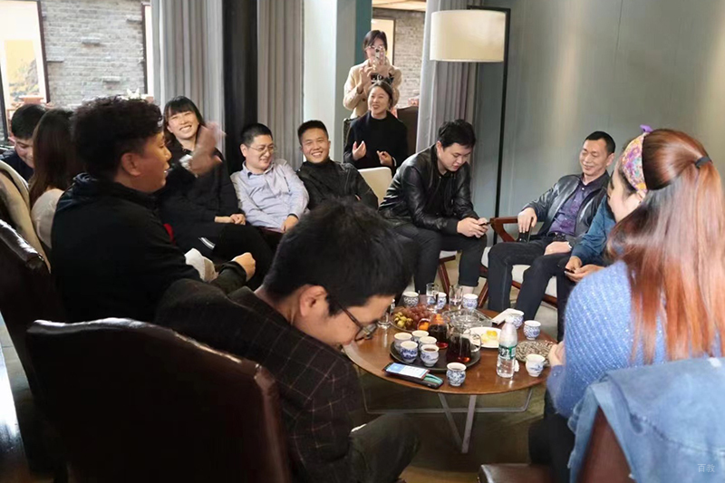 北京轻舟教育_学员课下讨论