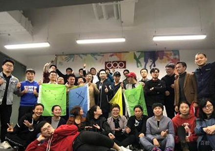 线下校区报名学员合影