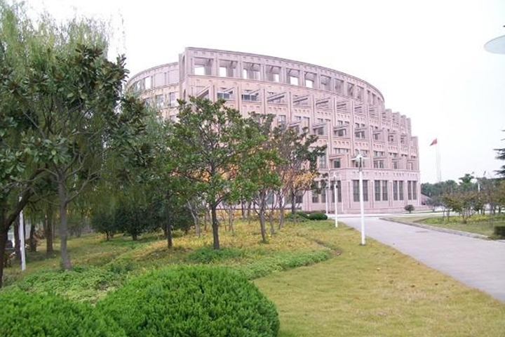 上海立信会计金融学院_学校环境照片图