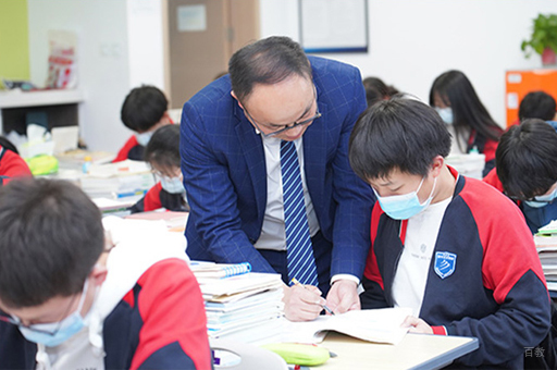 校区老师课程指导场景展示