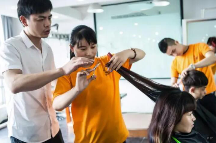 厦门标榜美容美发学校_老师上课指导