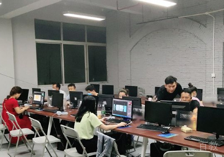 线下校区学员上课场景展示