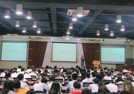 校区学员上课场景展示