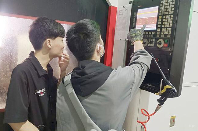 厦门模优模具培训中心_老师上课指导