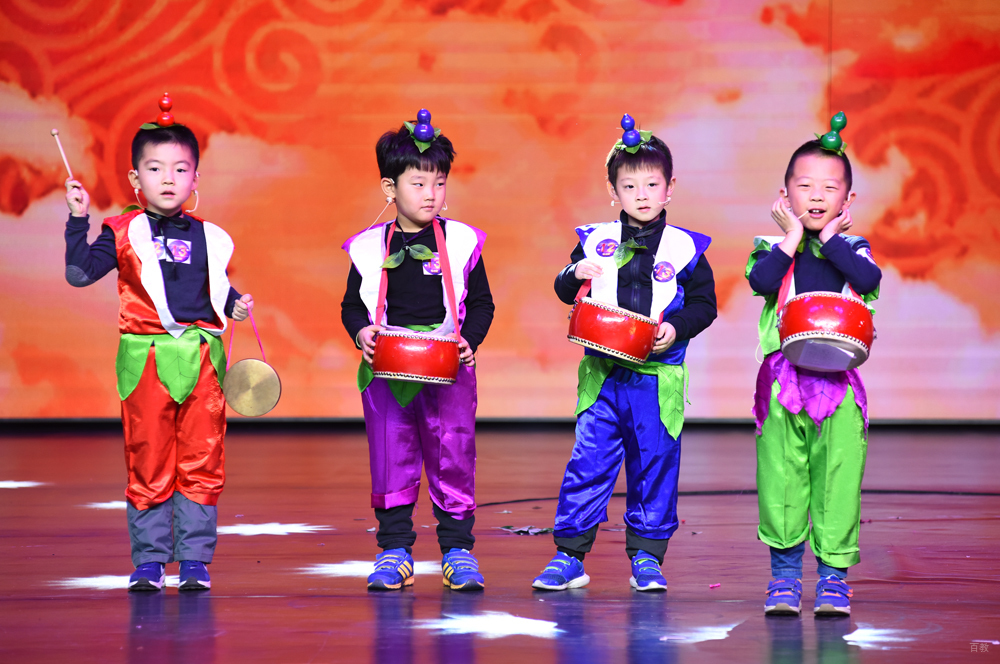学生表演