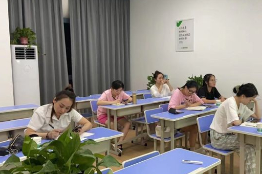 校区学员上课场景展示