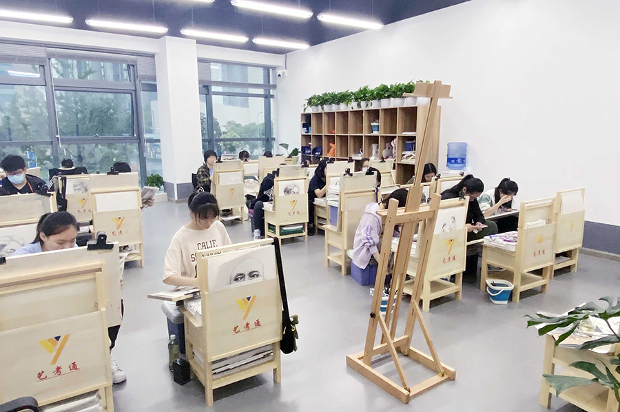 上海艺考通培训学校学员课堂图片