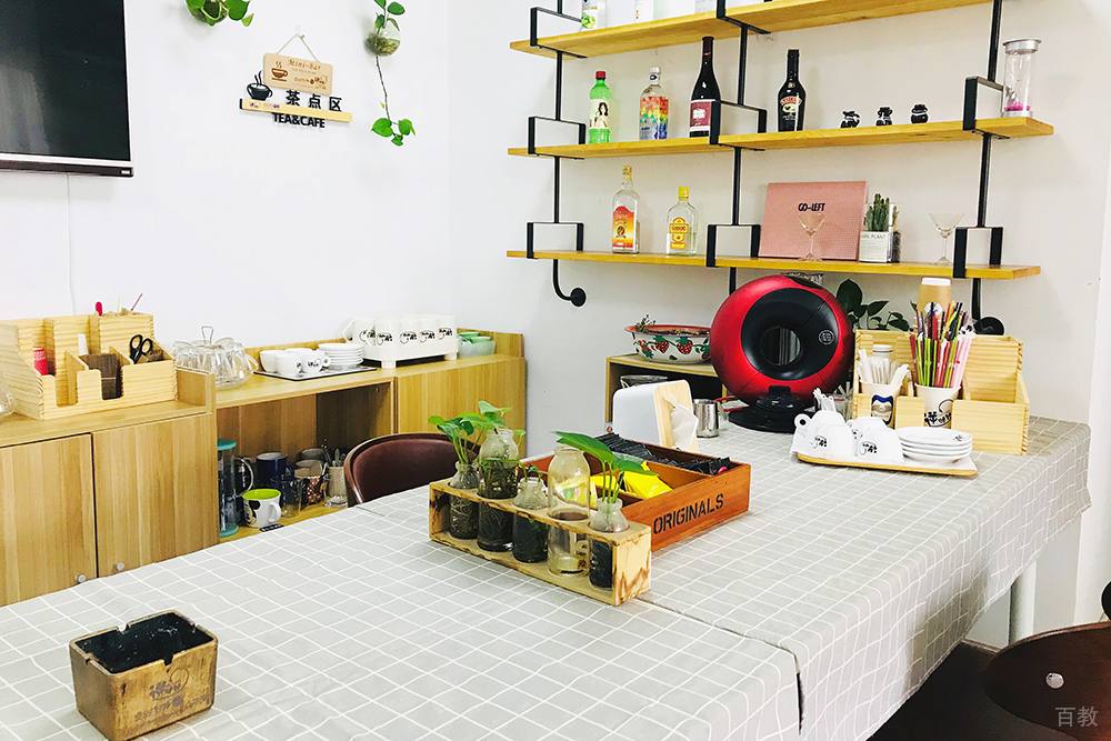 自助吧台饮品区
