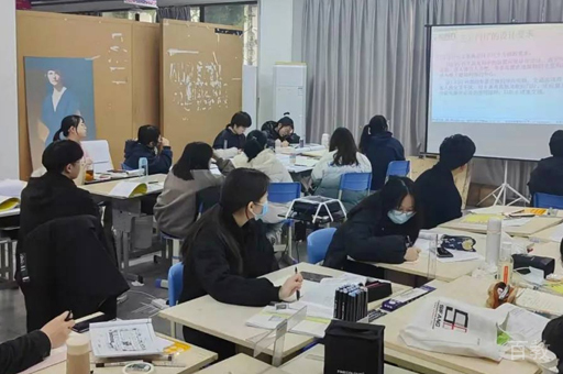 校区学员上课场景展示