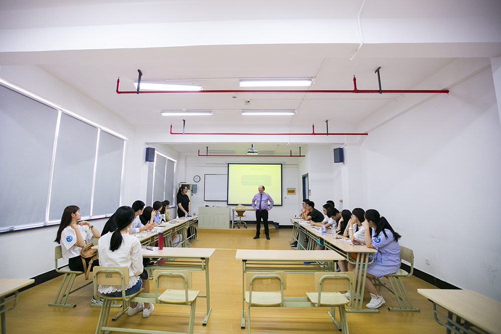 上海理工大学中英国际学院教室环境相册