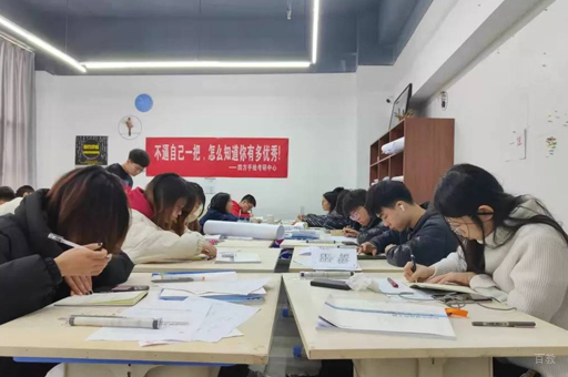 武汉四方手绘_校区学员上课场景展示