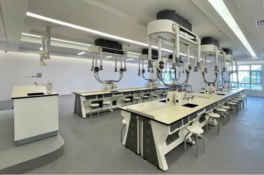 天津法耀高级中学学校实验室