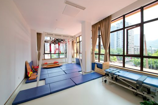 武汉艾米熊儿童康复中心_校区教室环境展示