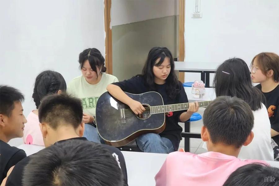 贵阳圆梦教育培训学校_学生团建活动