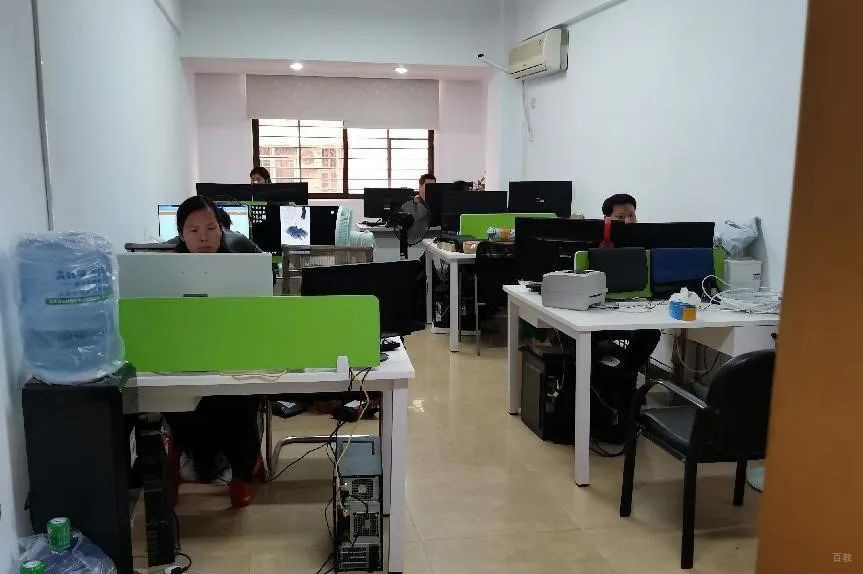 泉州新星培训学校_老师办公环境