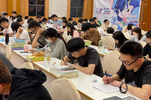 校区学员上课场景展示