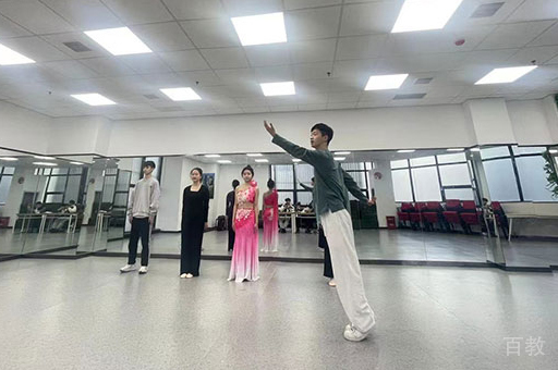 校区学员上课场景展示