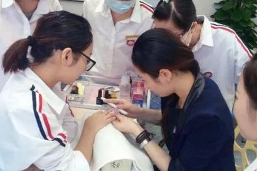 老师示范