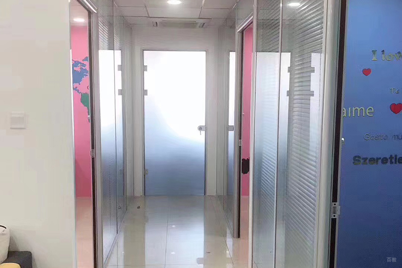 呼和浩特彼案教育学校走廊环境