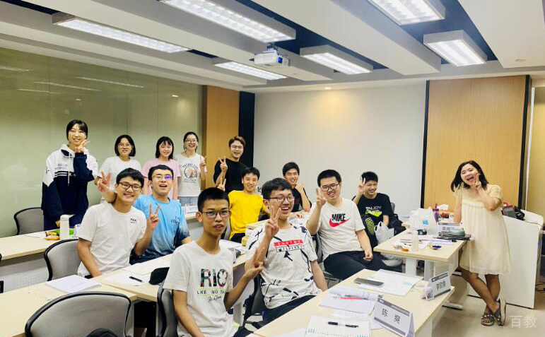 西安新东方国际_学员合照
