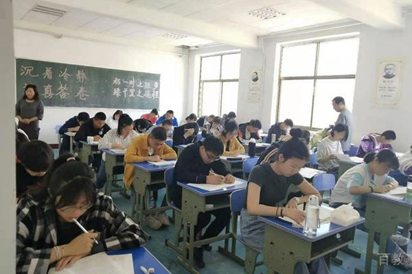 兰州菁华补习学校_月末考试
