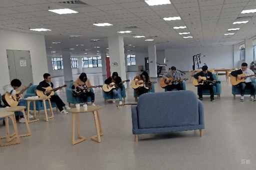 校区学员学习场景展示