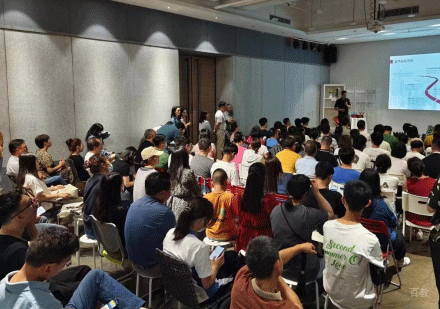 线下校区学员上课场景展示