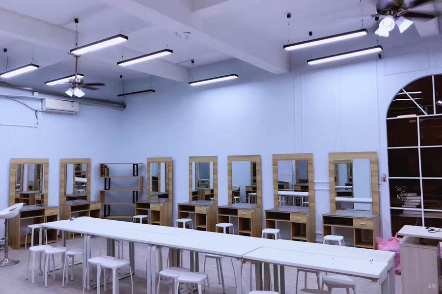 厦门可爱美化妆美甲培训学校_校区环境