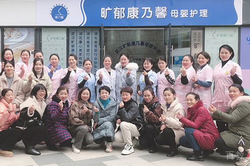 校区报名学员合影留念