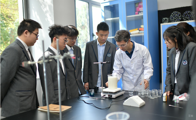 厦门群贤世青国际学校_课堂授课场景