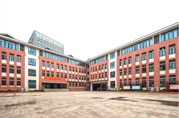 重庆艺术学校教学楼环境