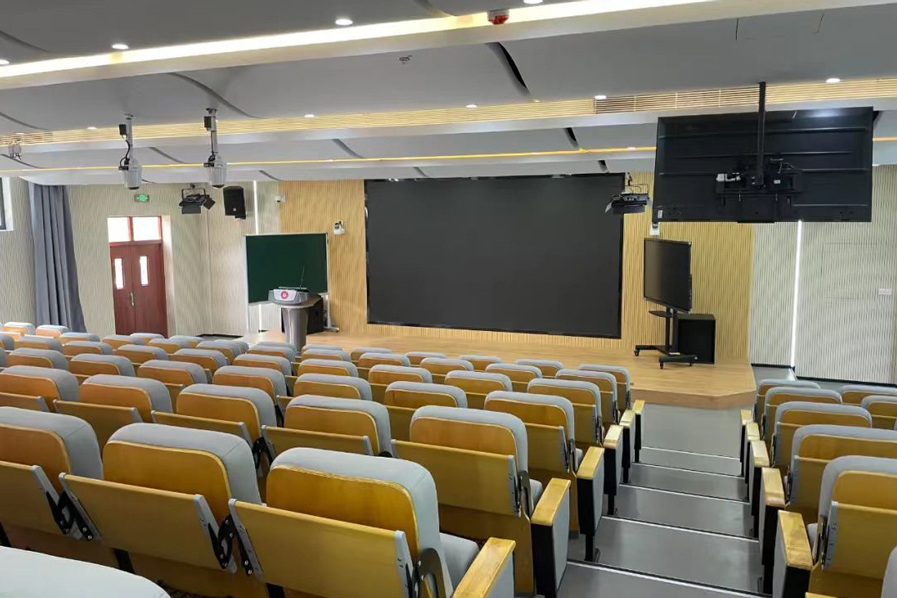 上海集美大学国际项目教室环境